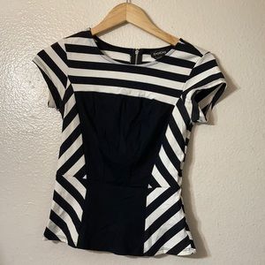 Bebe small petite s/s zipper back black white
